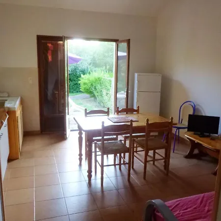 House With One Bedroom In Patrimonio, With Wonderful Mountain View And Enclosed Garden - 3 Km From The Beach *