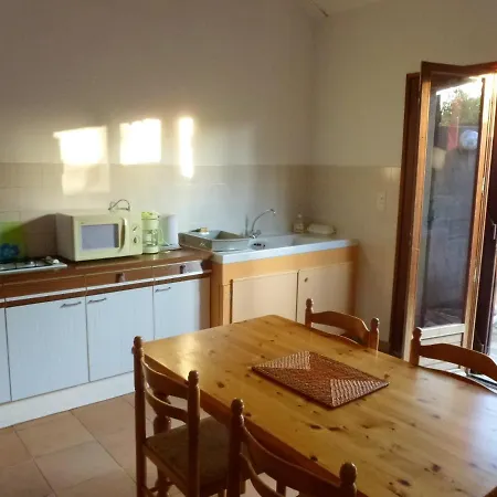 House With One Bedroom In Patrimonio, With Wonderful Mountain View And Enclosed Garden - 3 Km From The Beach *