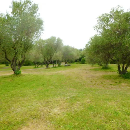 House With One Bedroom In Patrimonio, With Wonderful Mountain View And Enclosed Garden - 3 Km From The Beach Ferienhaus *